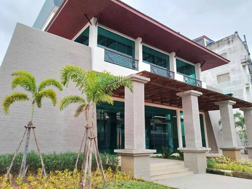 Гостиница Mayflower Grande Suite Hotel в Пхитсанулоке