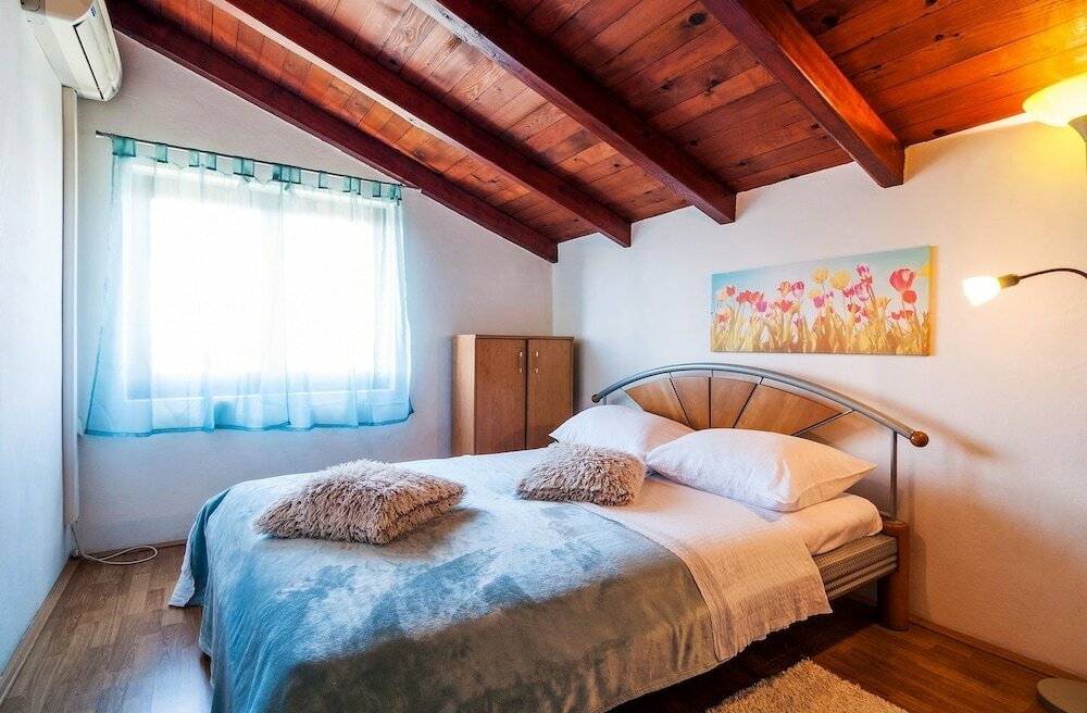 Фото Brane - Free Parking - A5 Martina