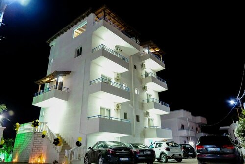 Гостиница Atlantis Hotel & Apartments в Ксамиле