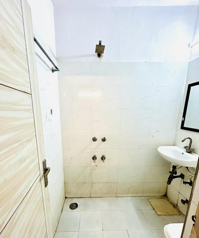 Фото Hotel Green Arrow Rohini