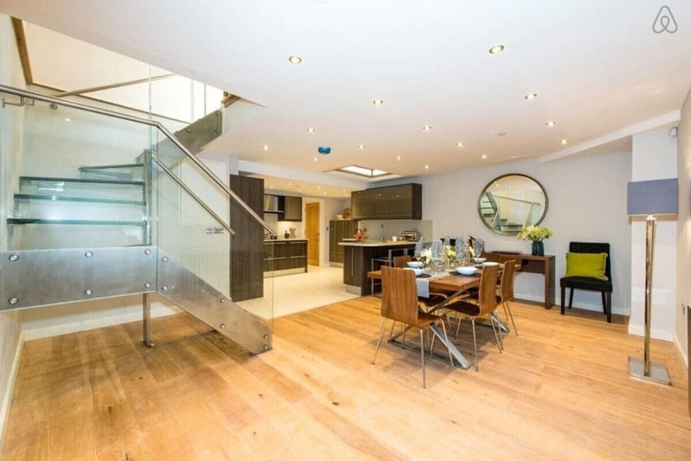 Фото The Norfolk Escape - Beautiful & Bright 4 Mews Homes With 16bdr