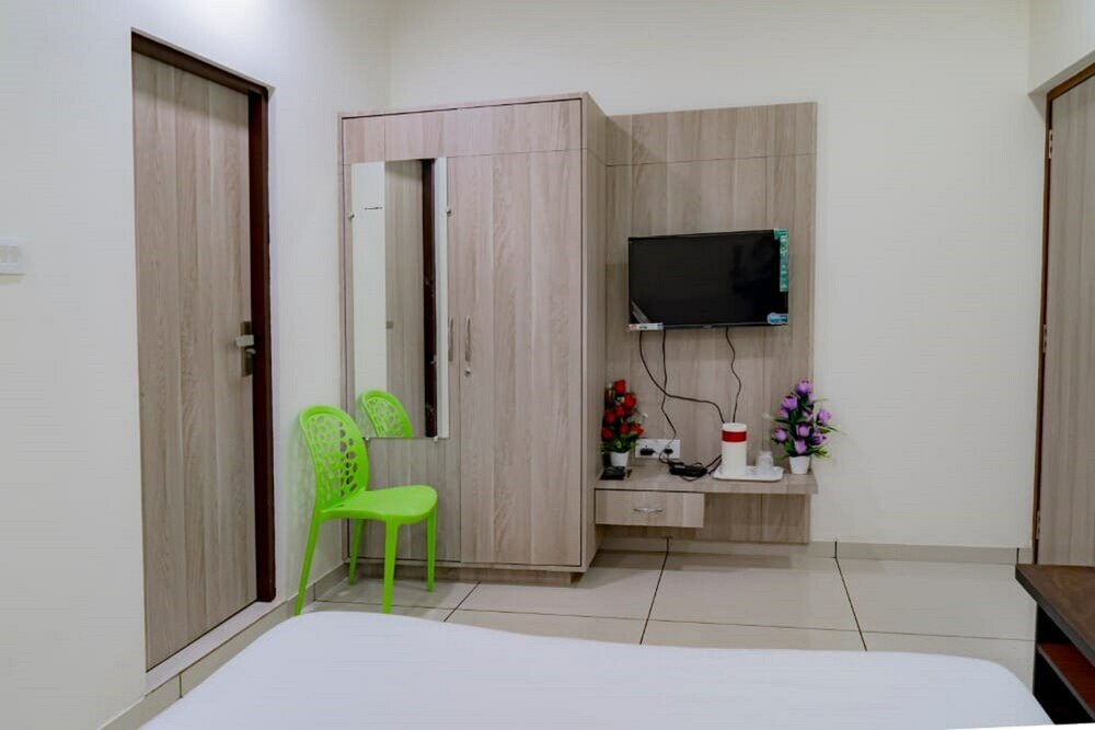 Фото The Sky Imperial Hotel Kailash