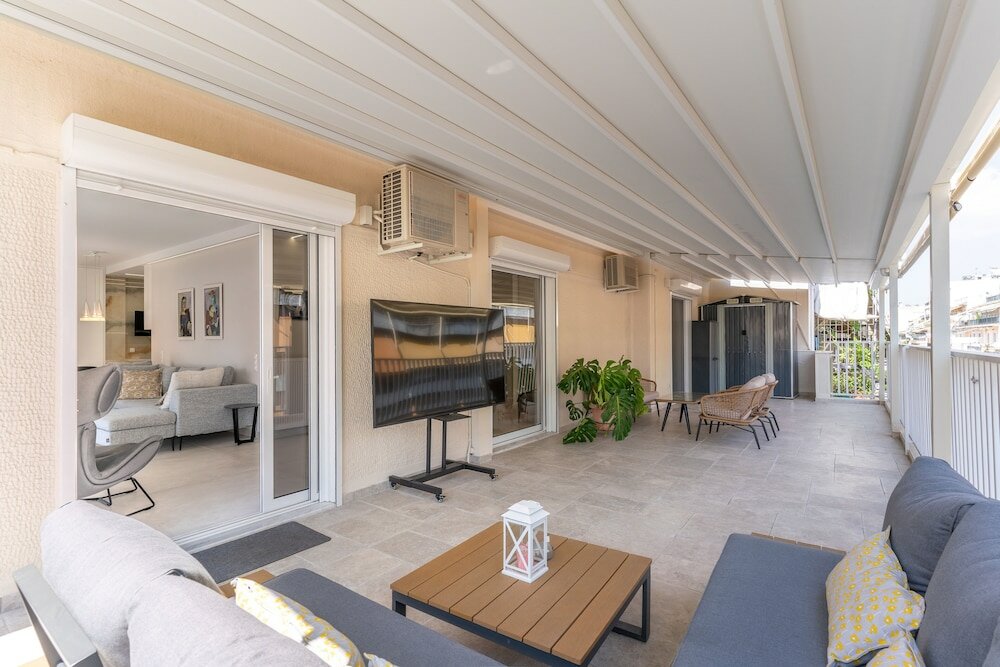 Фото Sunny & Luxurious Penthouse with Terrace