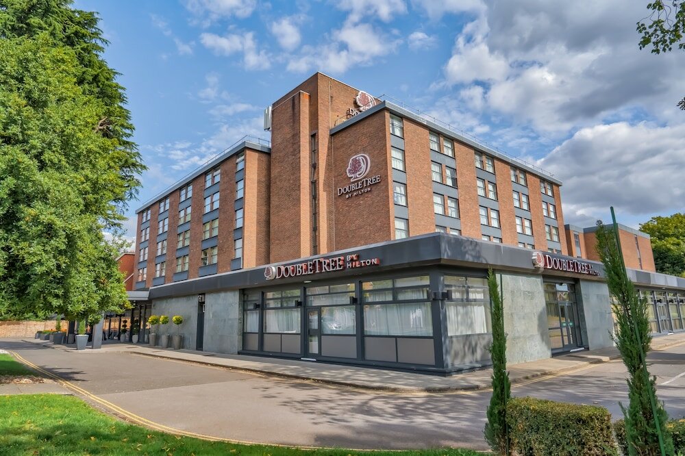 Фото DoubleTree by Hilton Hotel London - Ealing