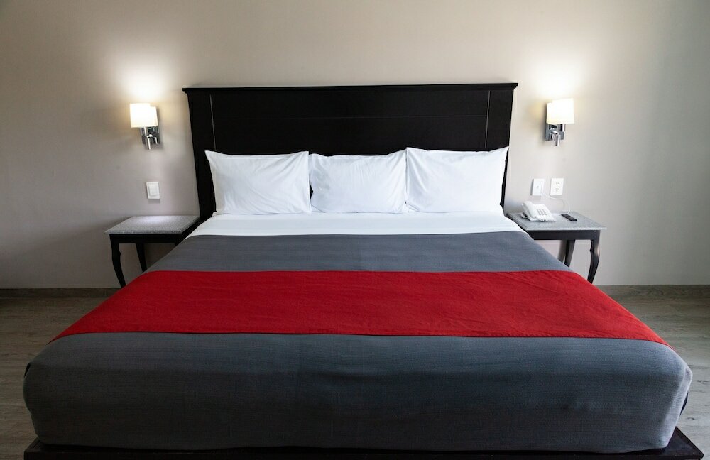 Фото Plaza Camelinas Hotel