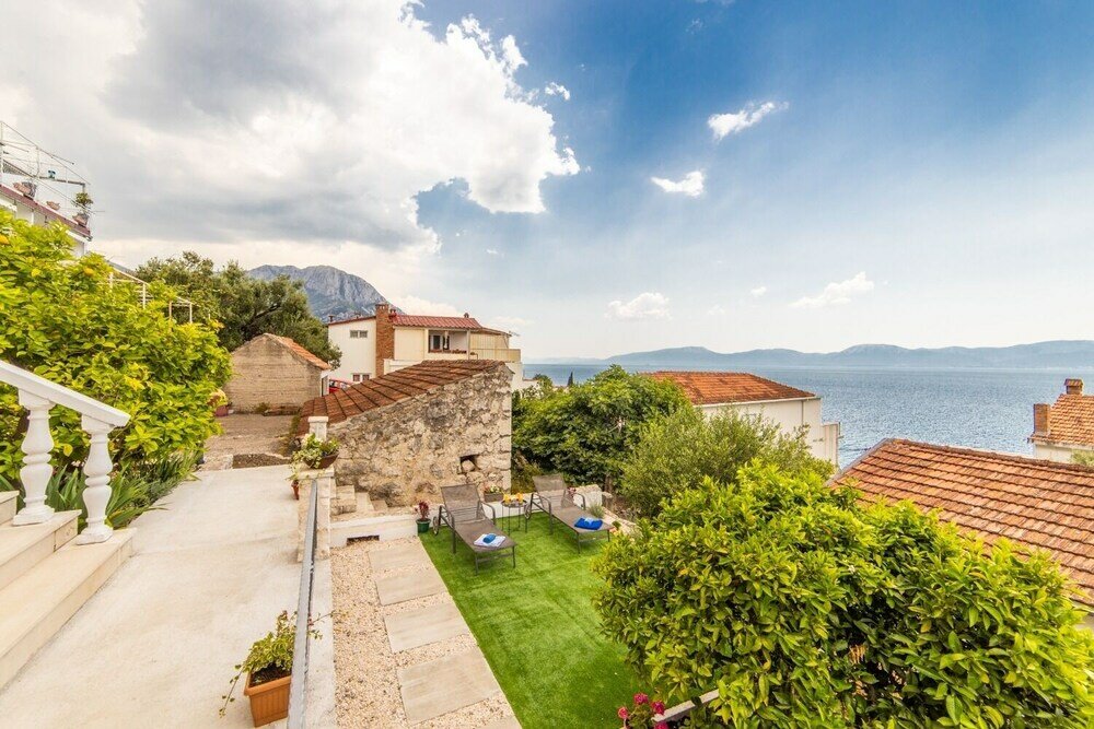 Фото More - 60m From the sea - A1 Citron