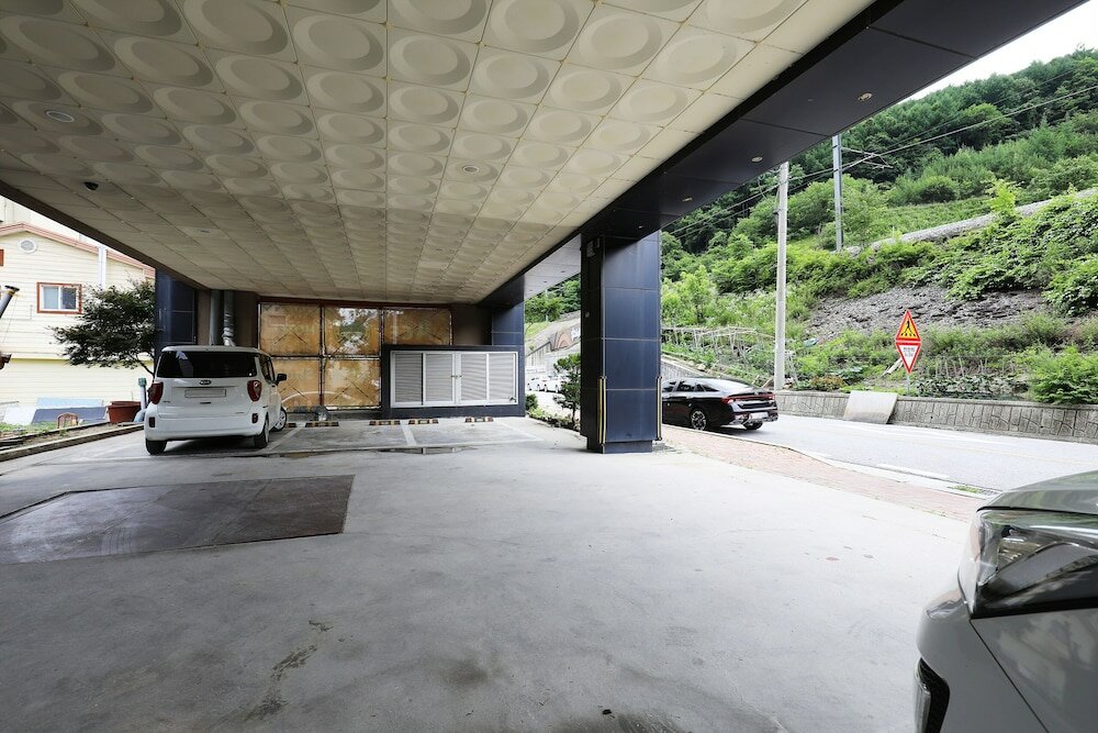 Фото Ace Family Hotel