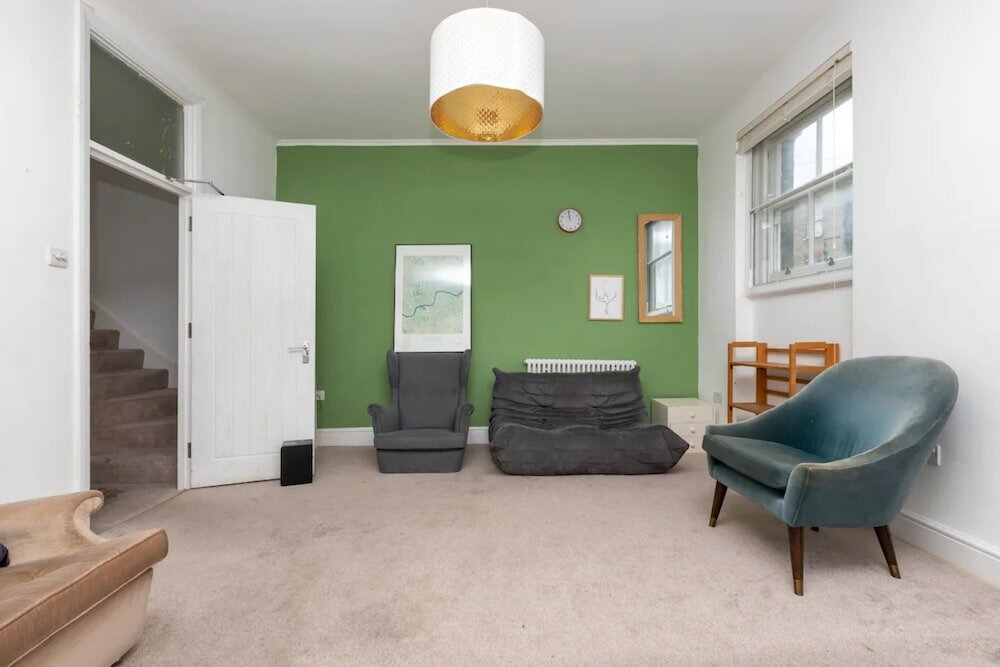 Фото Spacious 5 Bedroom Home in Camden