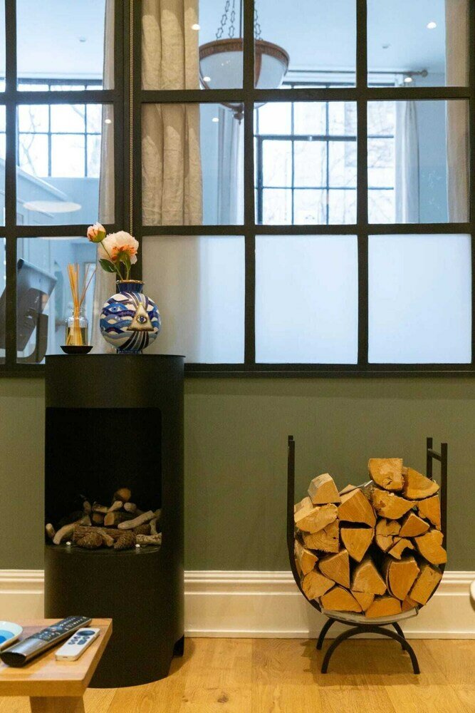 Фото Bright and Stylish 2 Bedroom Flat in Chiswick