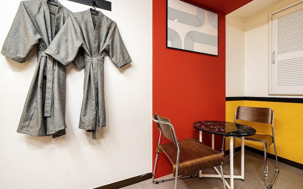 Фото Busan Daeyeondong Hotel With