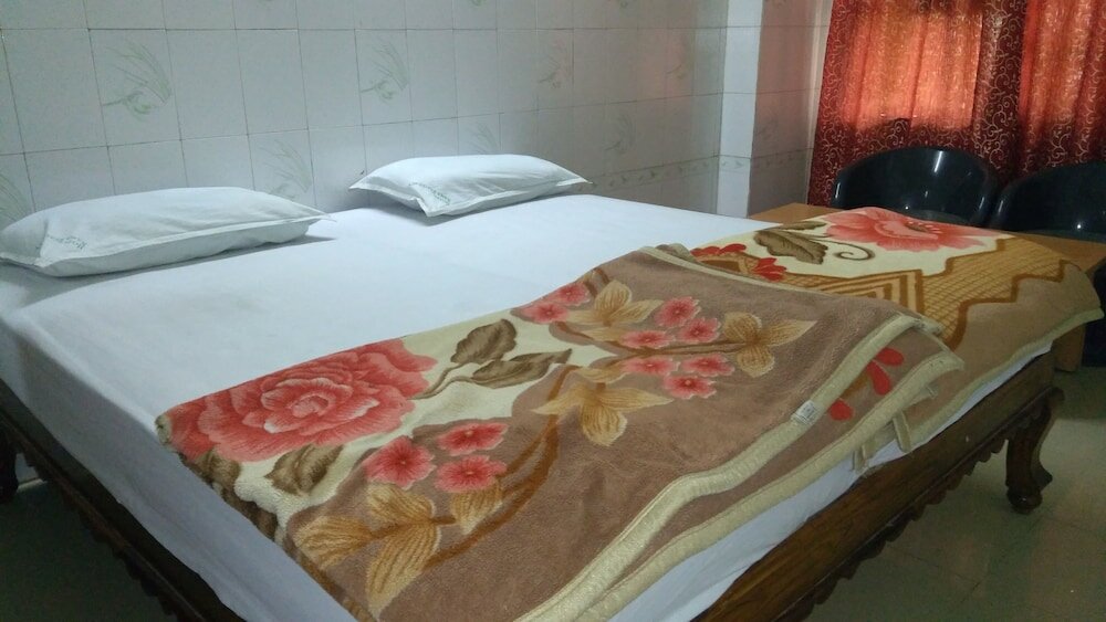 Фото Iroomz Nama Residency