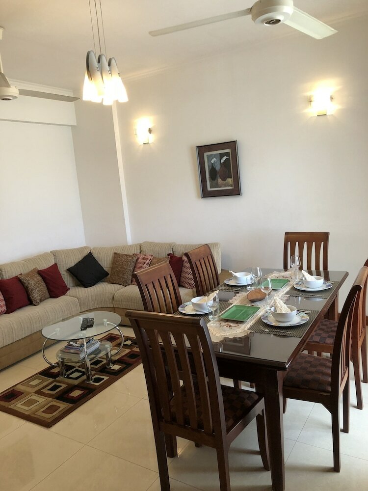 Фото Hedges Court Residencies Colombo City