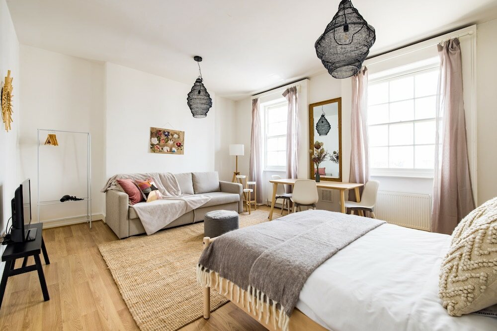 Фото Mornington Crescent Apartments