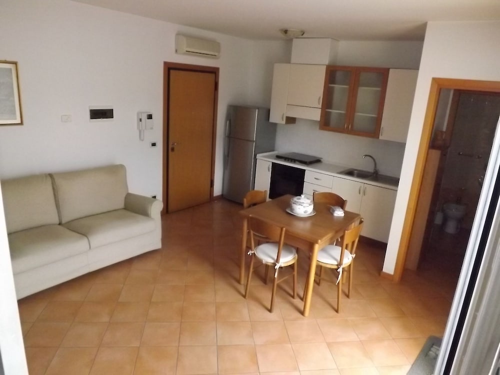 Фото Appartamento sulla spiaggia con balcone