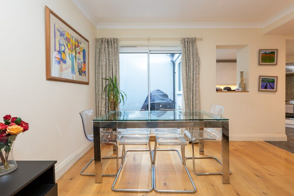 Фото Modern and Bright 3 Bedroom House in Paddington