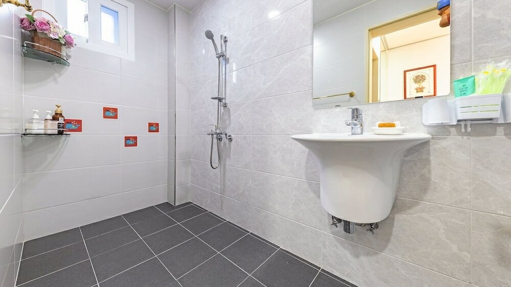 Фото Yeosu Mogwa Pension