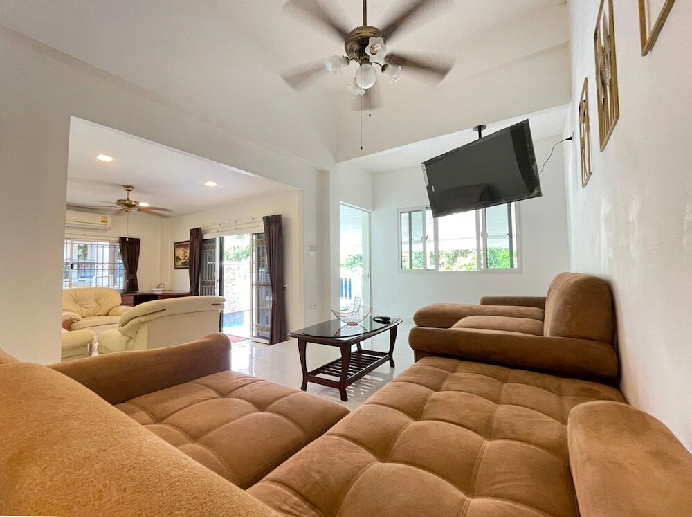 Фото Madee Villa - Pattaya Holiday House Walking Street