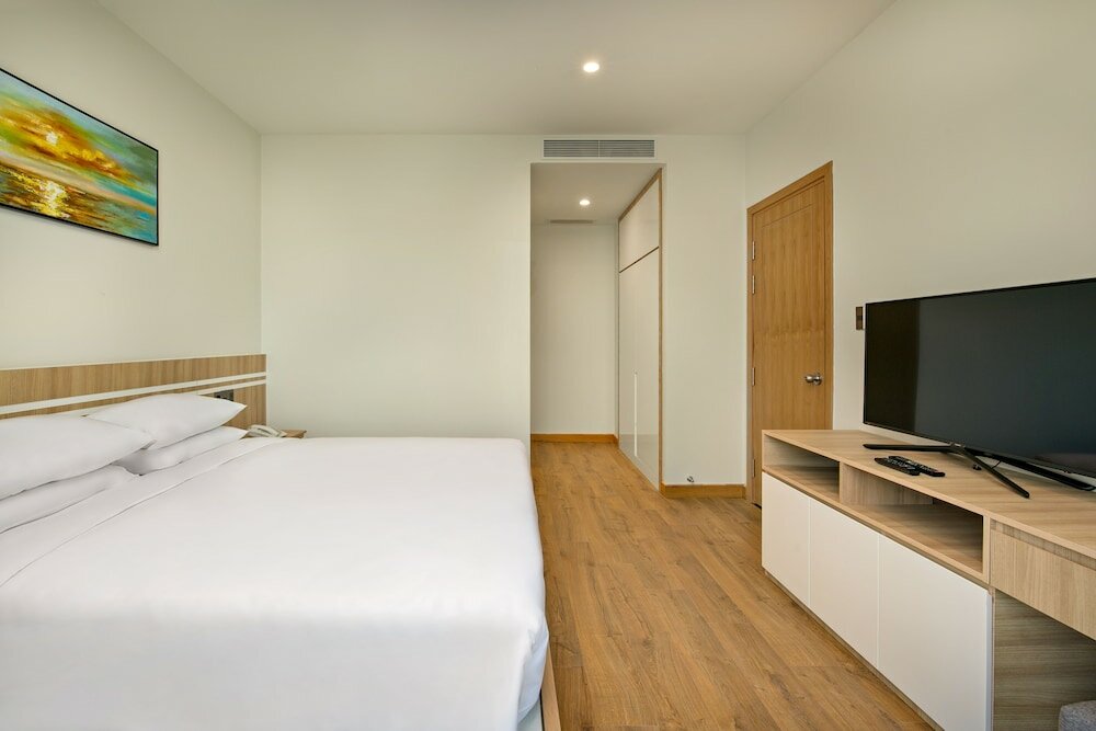 Фото Sun River Hotel & Apartment