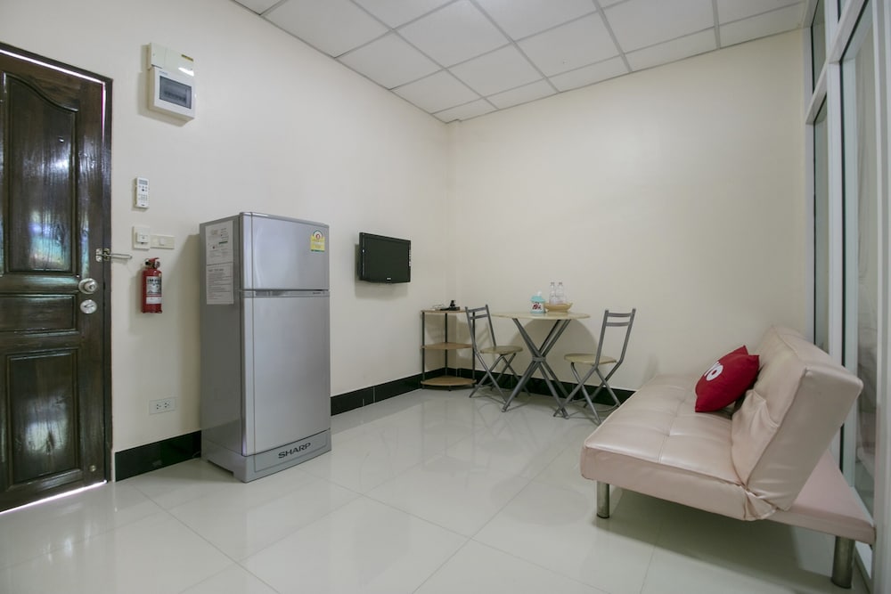 Фото Oyo 75390 Sunee Place Hotel