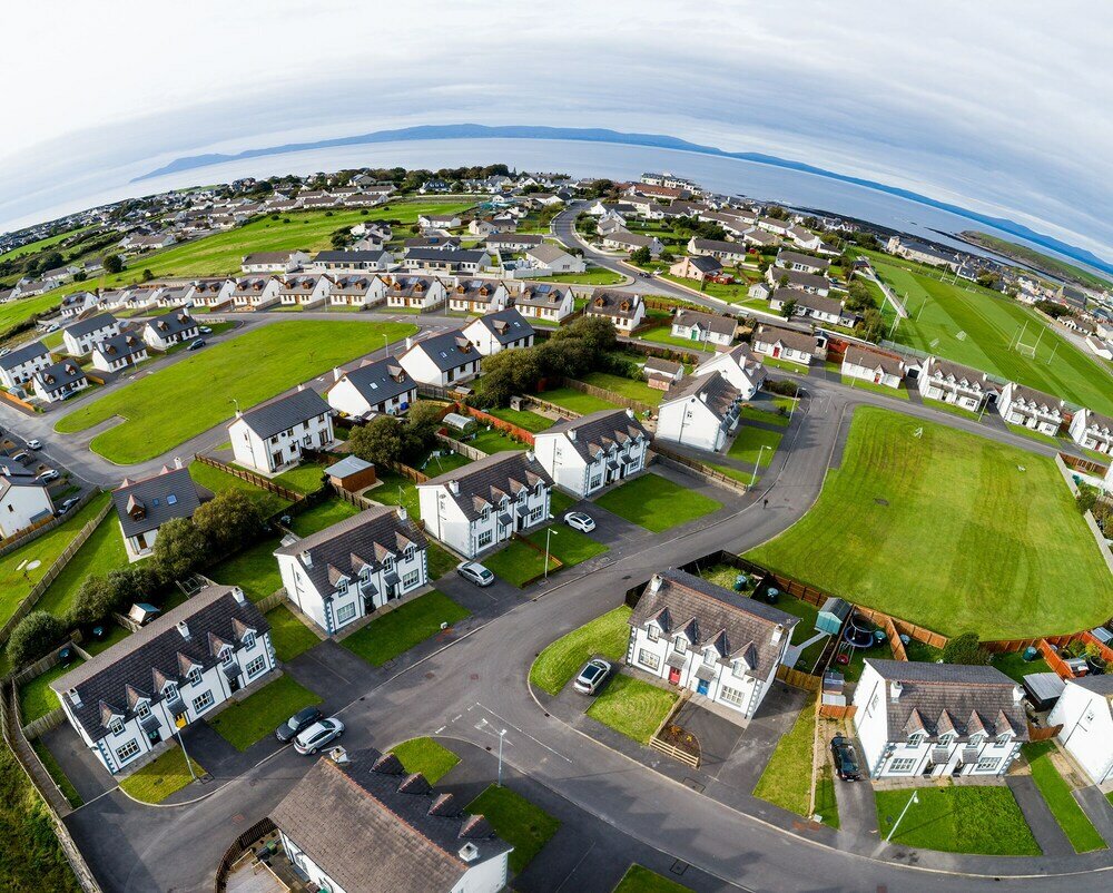 Фото Modern Central Three Bedroom House