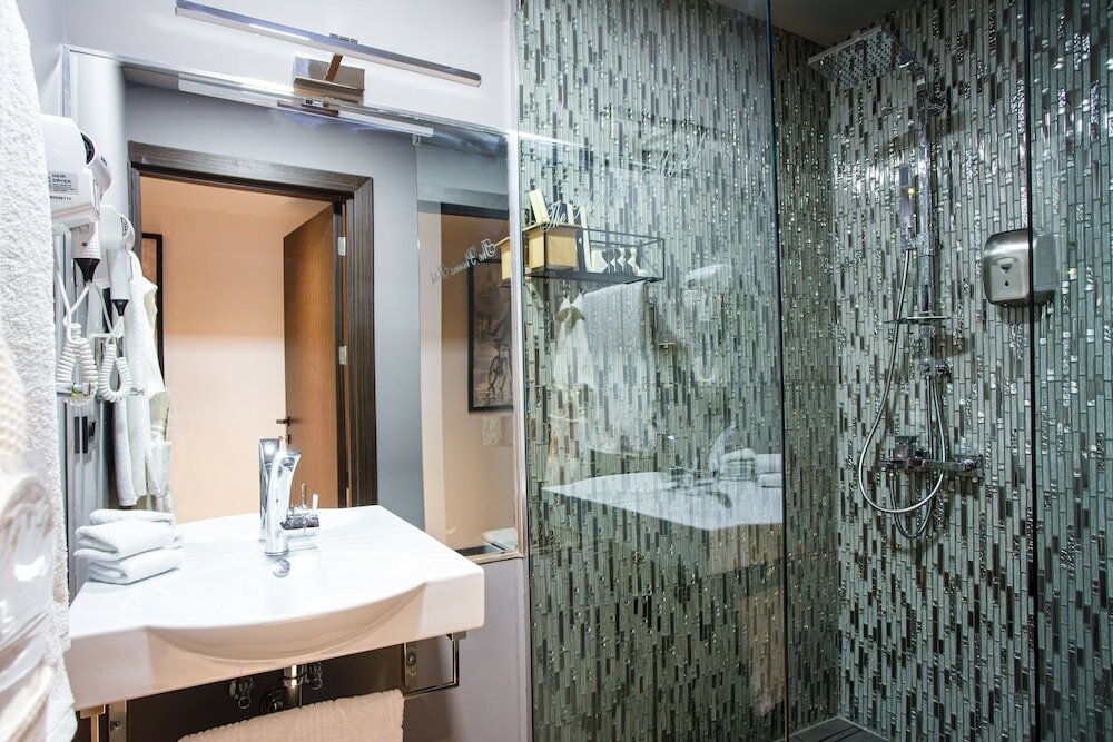 Фото The Phoenix Boutique Hotel