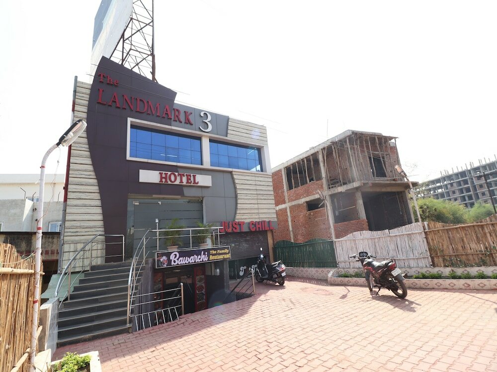 Фото Oyo 28767 Landmark 3