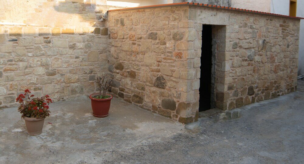 Фото Traditional Stone House Emanouela