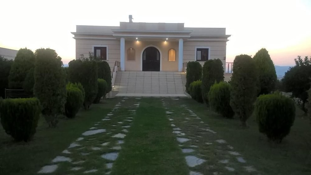 Фото Luxury Villa Thea