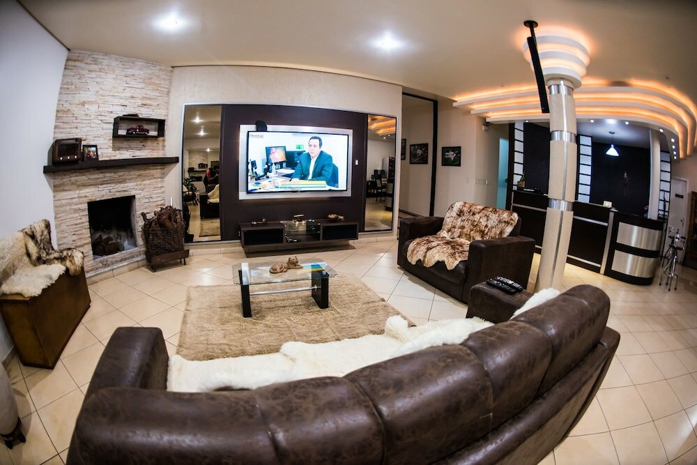 Фото Hotel Tito's