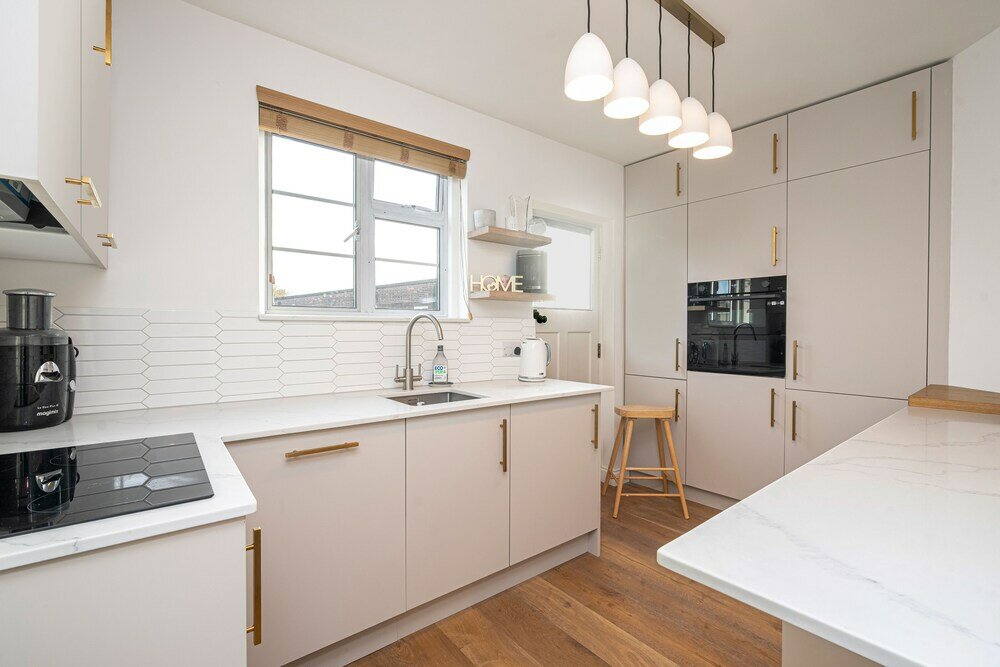 Фото Charming Chiswick Flat by Underthedoormat