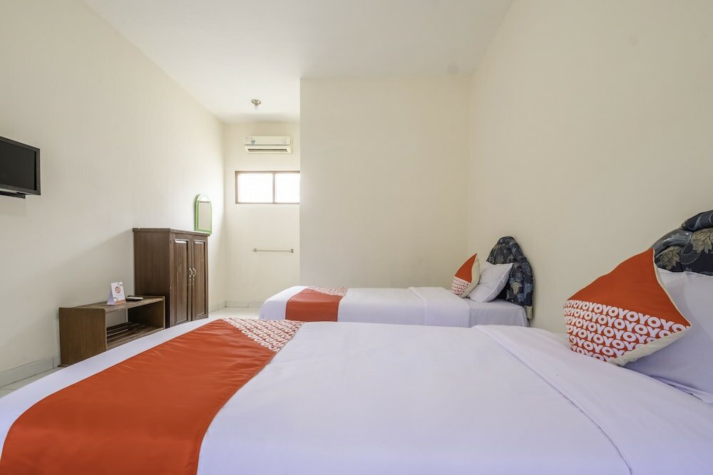 Фото Super Oyo 2346 Hotel Padjadjaran 1