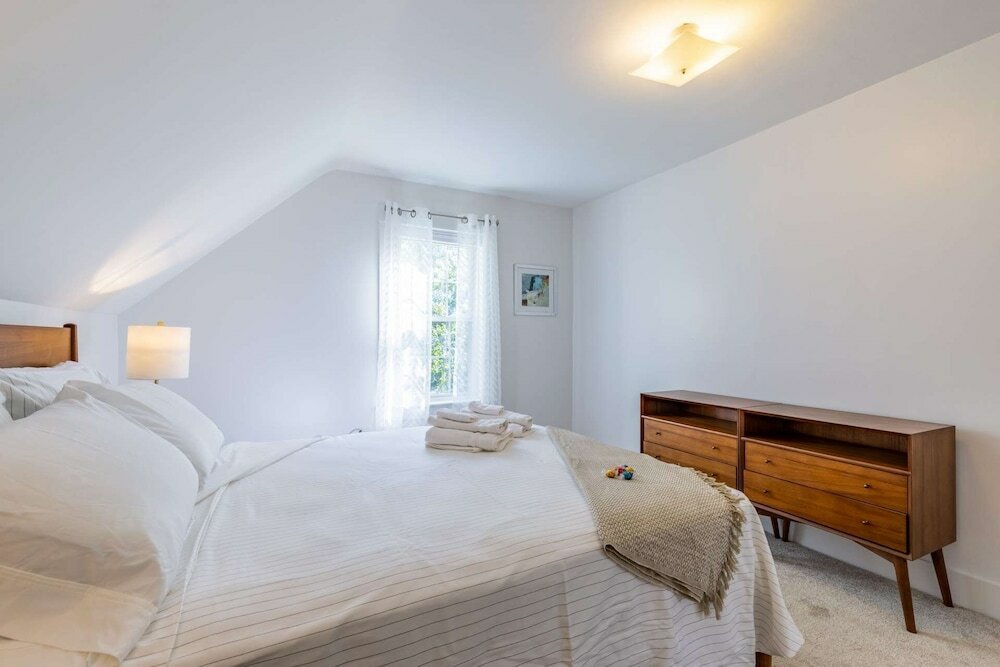 Фото Broom & Board