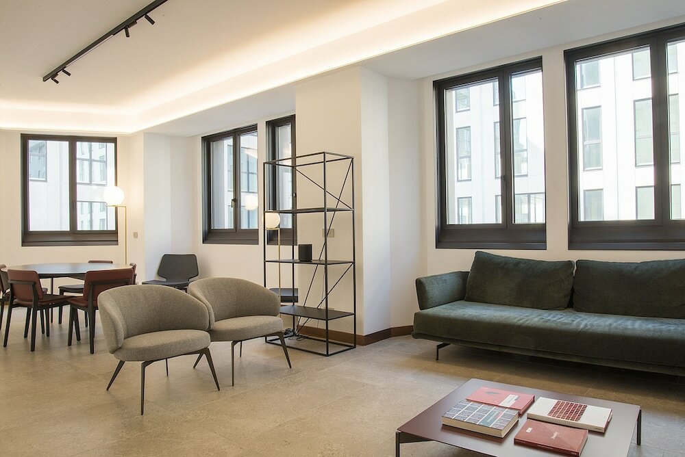 Фото Easyhomes - Central Tower