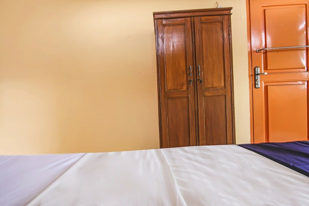 Фото Spot On 90433 Serasi Kost