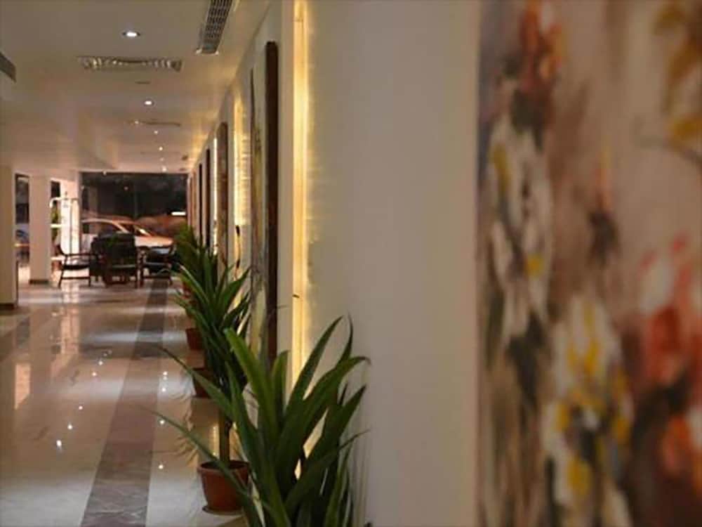 Фото Al Rose Al Motamiza