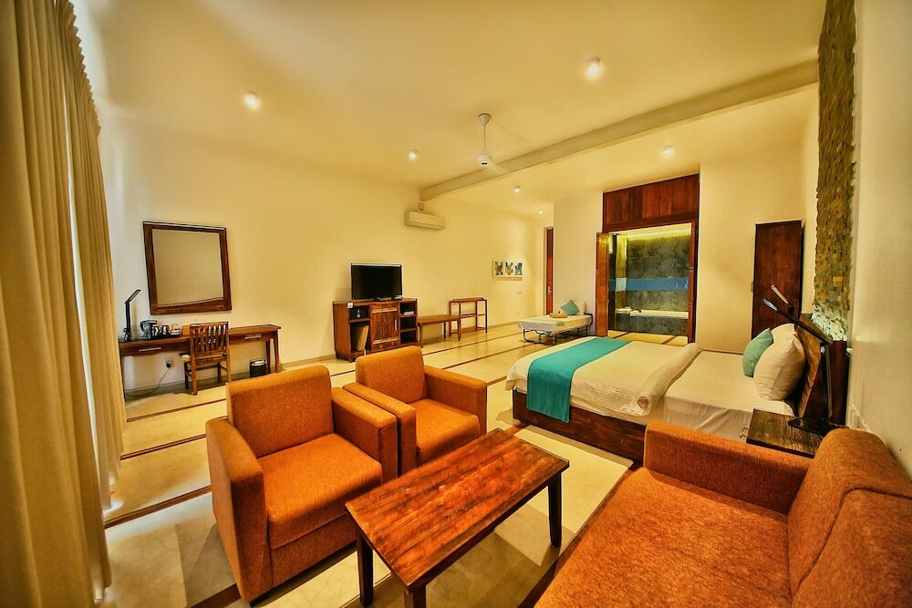 Фото R Degrees - Ambalangoda