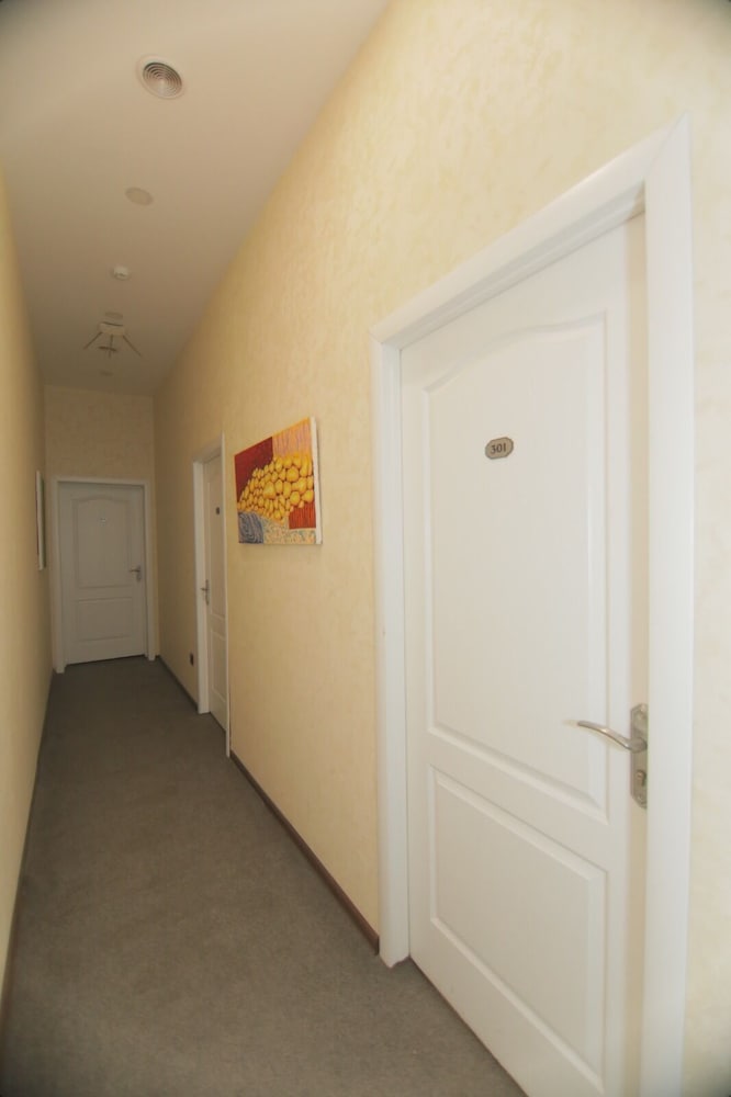 Фото Garden Inn Nizami Hotel