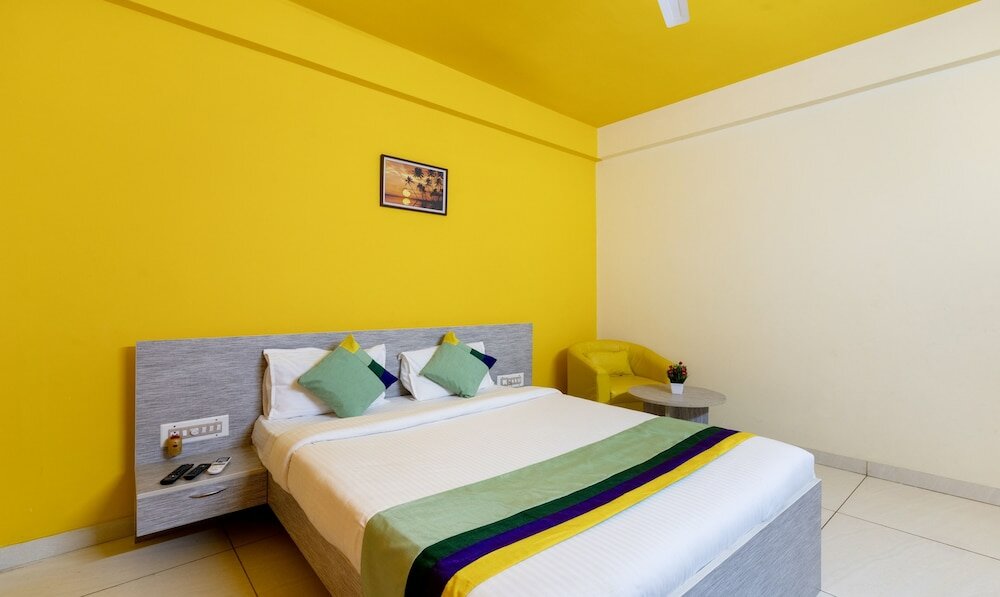 Фото Treebo Trend Four Seasons