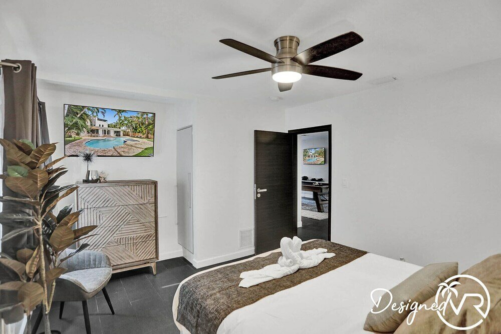 Фото Stunning 5 Br with Heated Pool & Gaming