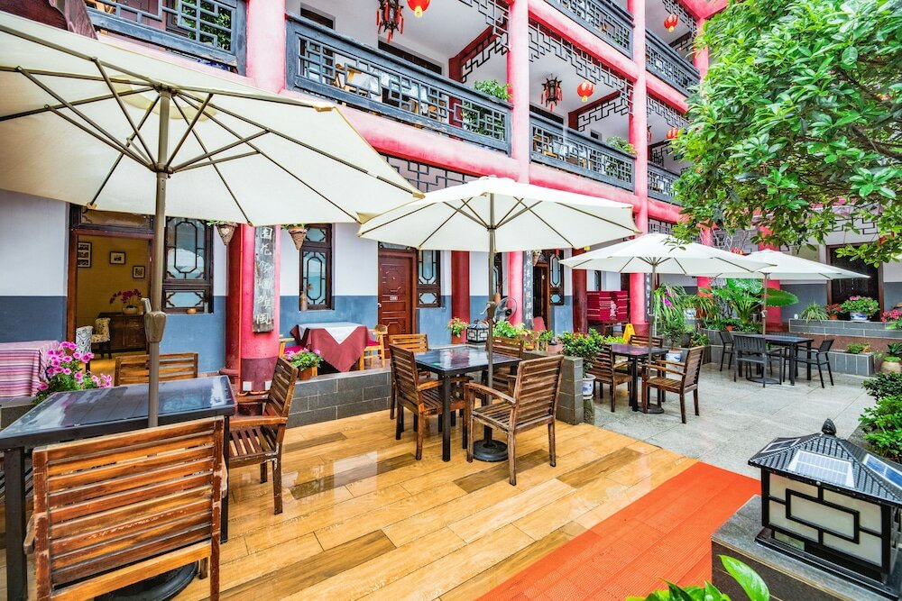 Фото Chengdu Wenjun courtyard Hotel