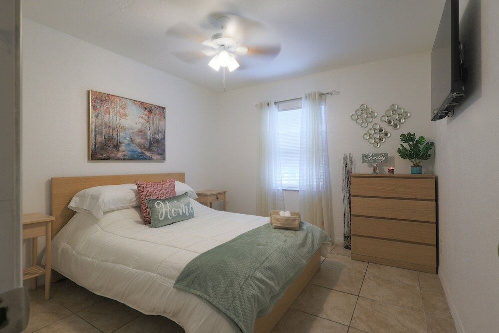 Фото Saint Joseph Suites Down Town Tampa