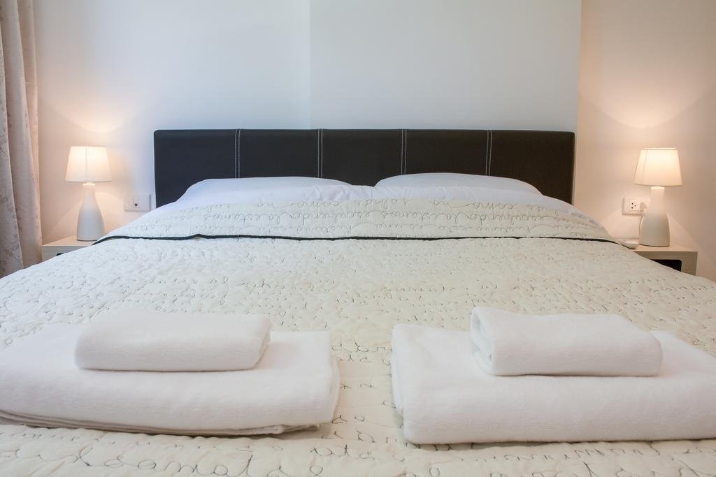 Фото C View Residence