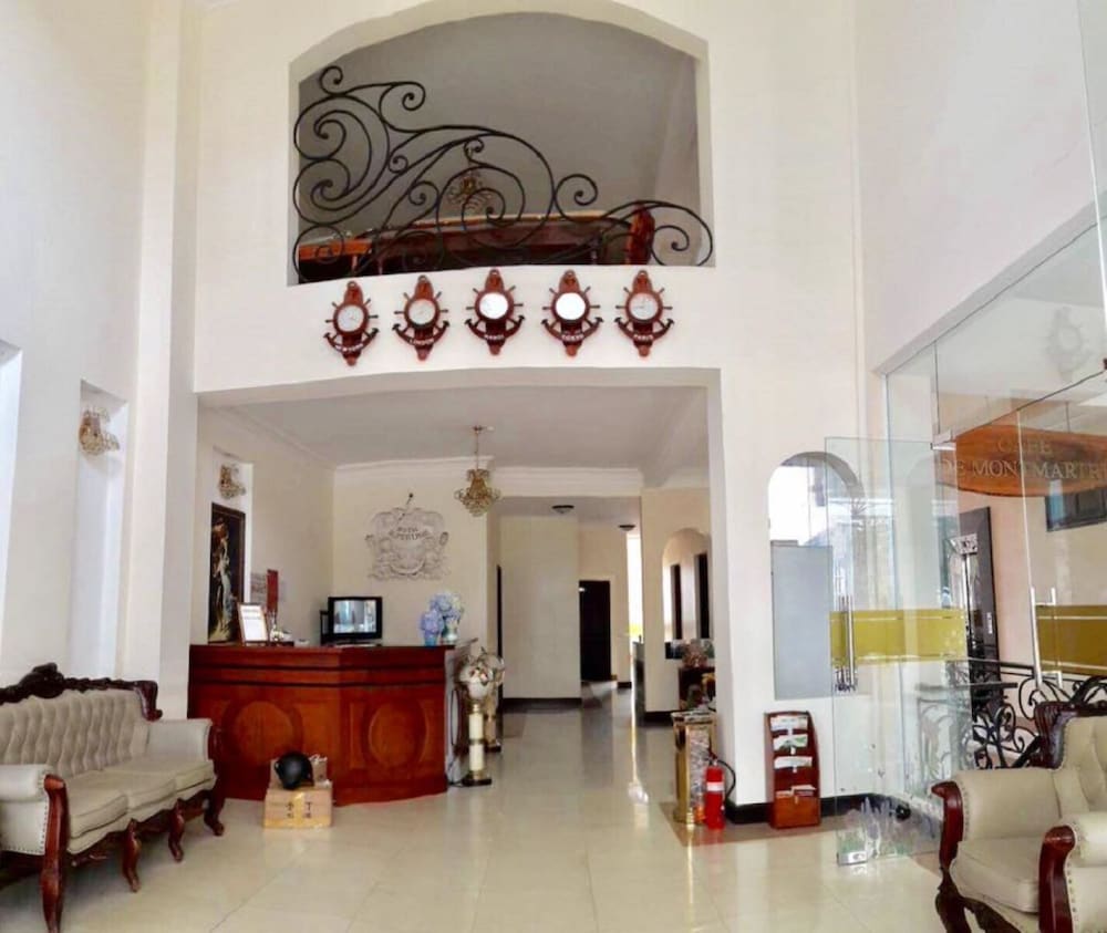 Фото Le Petit Paris Hotel Dalat