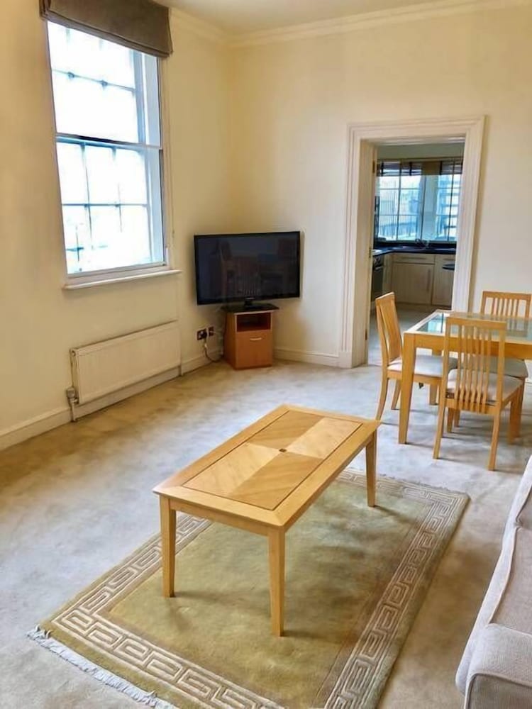 Фото Buckingham Palace View Apartment