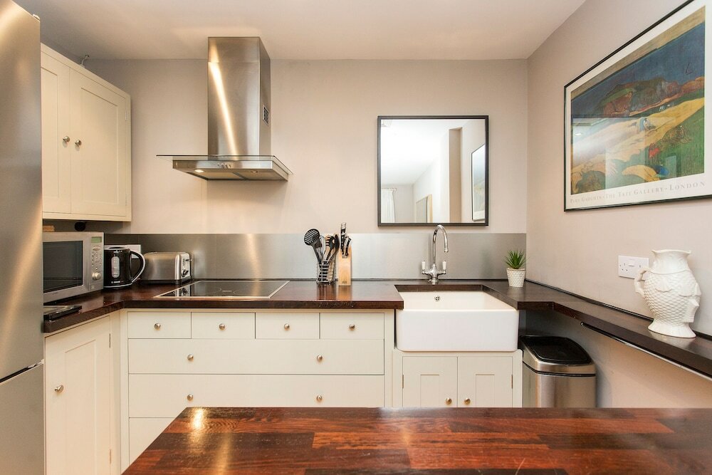 Фото Altido Modern 2 bed flat in Central London, sleeps 6