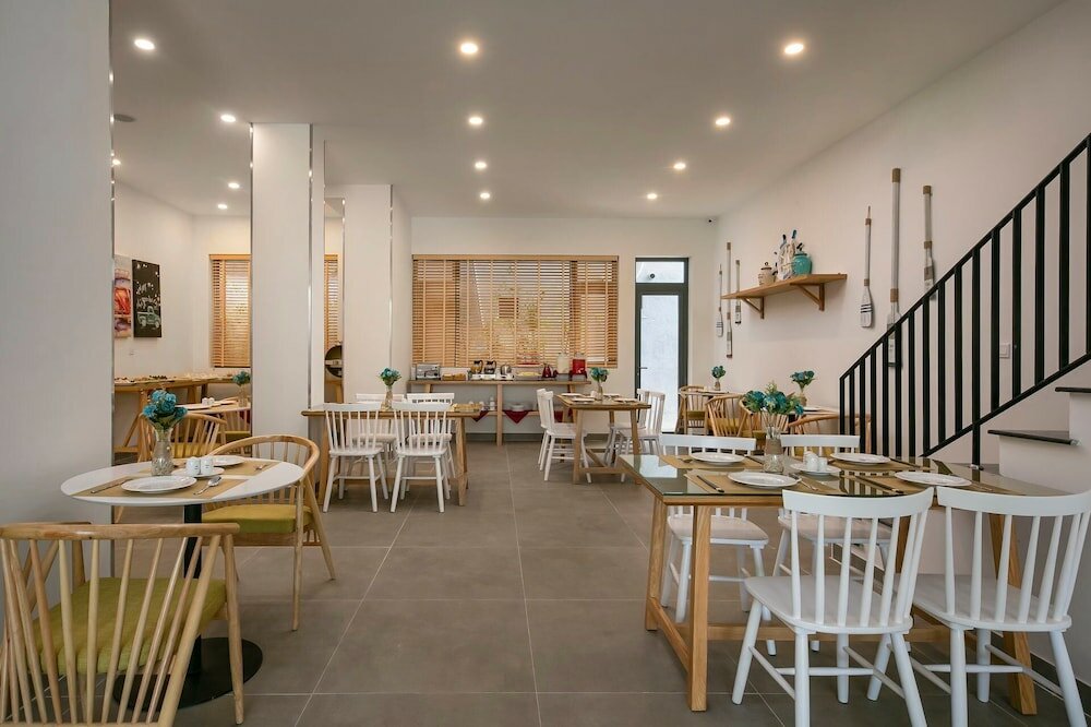 Фото Dolphin Hotel and Apartment