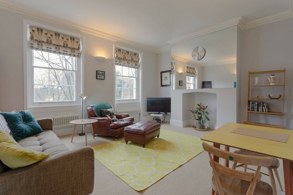 Фото Spacious 1-bedroom Flat in Islington, London