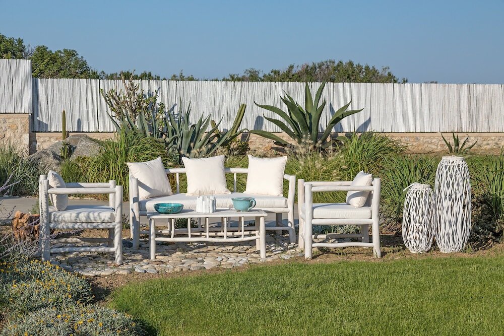 Фото White Pearls Luxury Suites - Adults Only