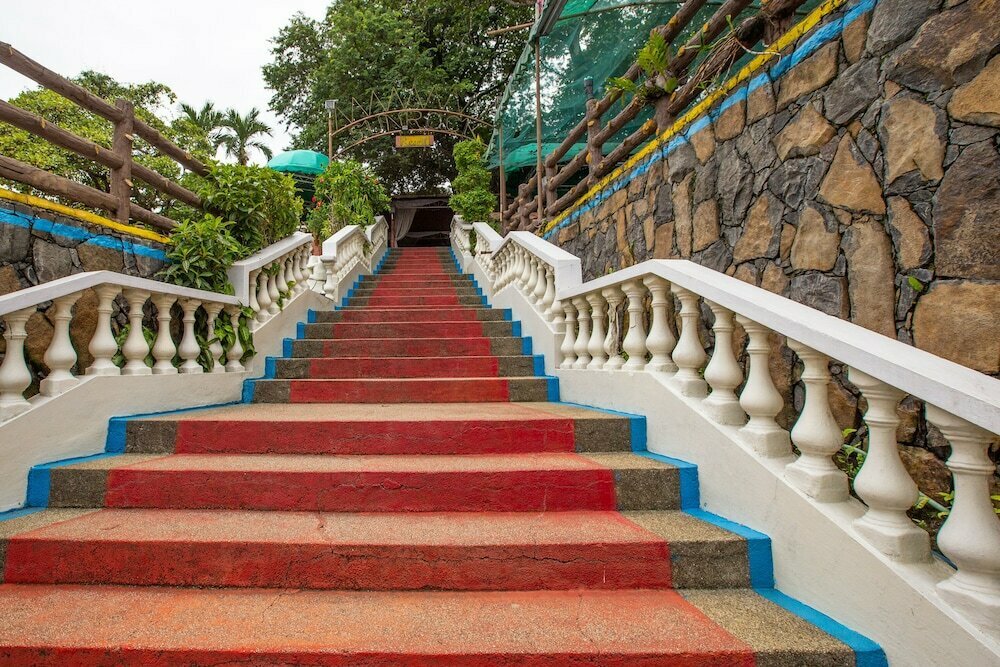 Hotel Sunrock Resort by Oyo Rooms, Antipolo, photo