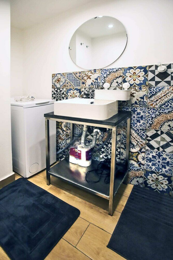 Фото Cozy Duplex-hosted by Sweetstay